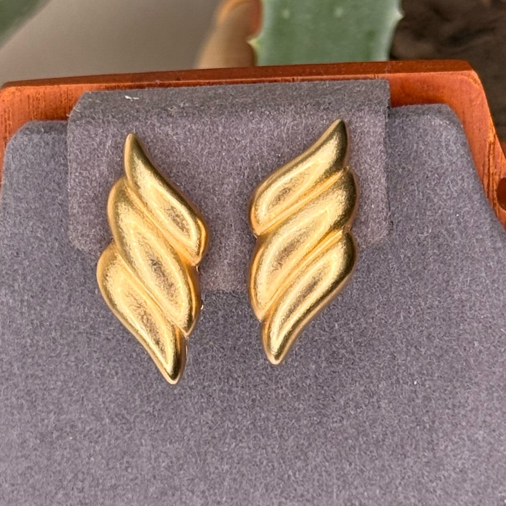 Vintage Erwin Pearl Gold Tone Clip-On Earrings Sculptural Flame Wave 80 Designer